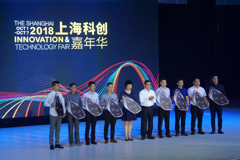 来利国际旗舰厅(中国)官方网站全球首款量产智能汽车上市交付